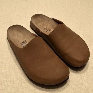 BIRKI’S by BIRKENSTOCK Amsterdam Brown Leather Slip On Clogs 260 L9 M7